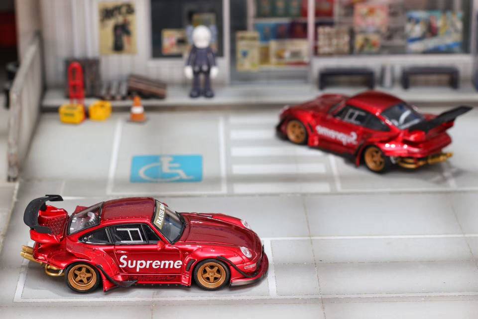 نموذج سيارة بورش 911 RWB 993 م - مراجعة Die Cast Car 1 64 وسعره