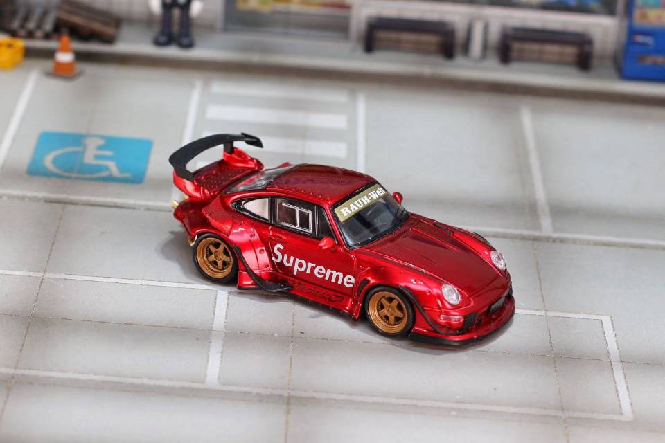 نموذج سيارة بورش 911 RWB 993 م - مراجعة Die Cast Car 1 64 وسعره