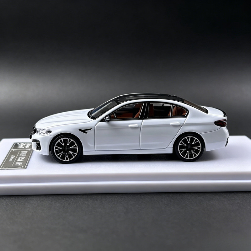 نموذج هووي 1/64 سيارة بي إم دب - مراجعة Die Cast Car 1 64 وسعره