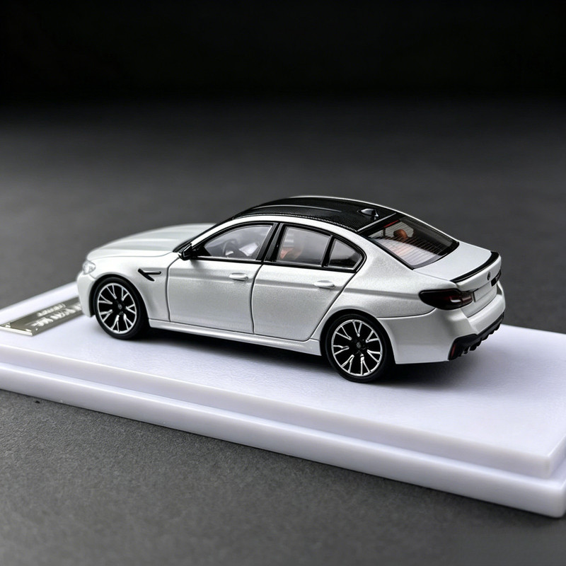 نموذج هووي 1/64 سيارة بي إم دب - مراجعة Die Cast Car 1 64 وسعره