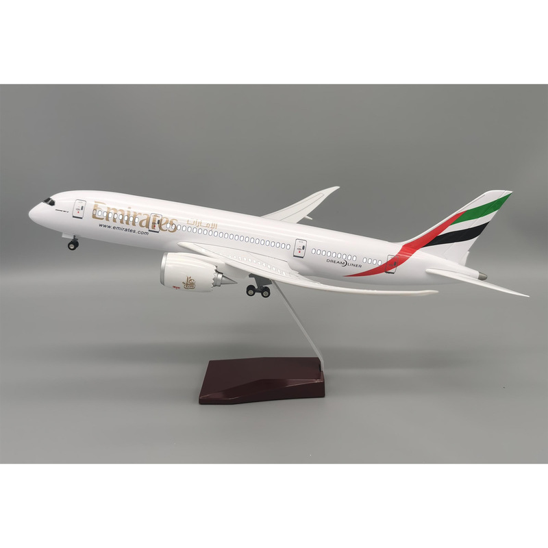 787 نموذج طائرة الإمارات واقعي - مراجعة Model Airplane Plastic وسعره